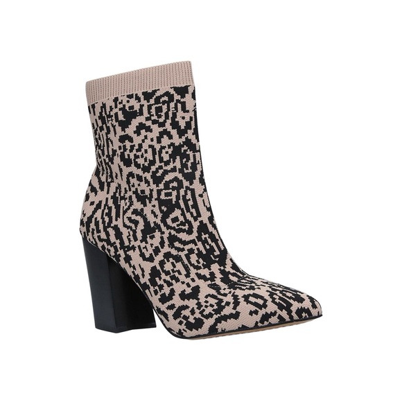 VINCE CAMUTO Setillen Boots size 9.5 new - Picture 5 of 7